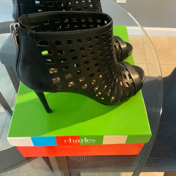 Black peep toe heels - Picture 3 of 3